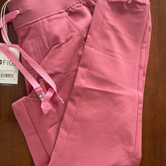 FIGS QUARTZ JOGGER XS 2021 release - Picture 4 of 4